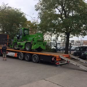 Lkw mit Auffahrrampen